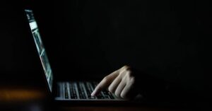 ¿Qué es la pornografía? – Instituto CRUX | Blog